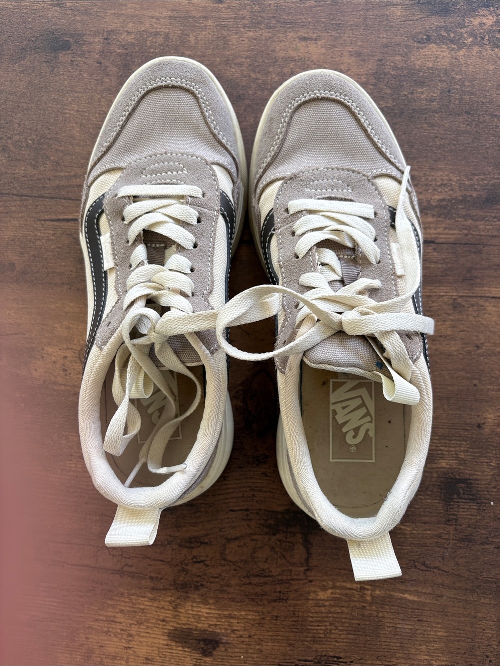 Vans Low-Top Sneakers in Beige, White and Black Accent